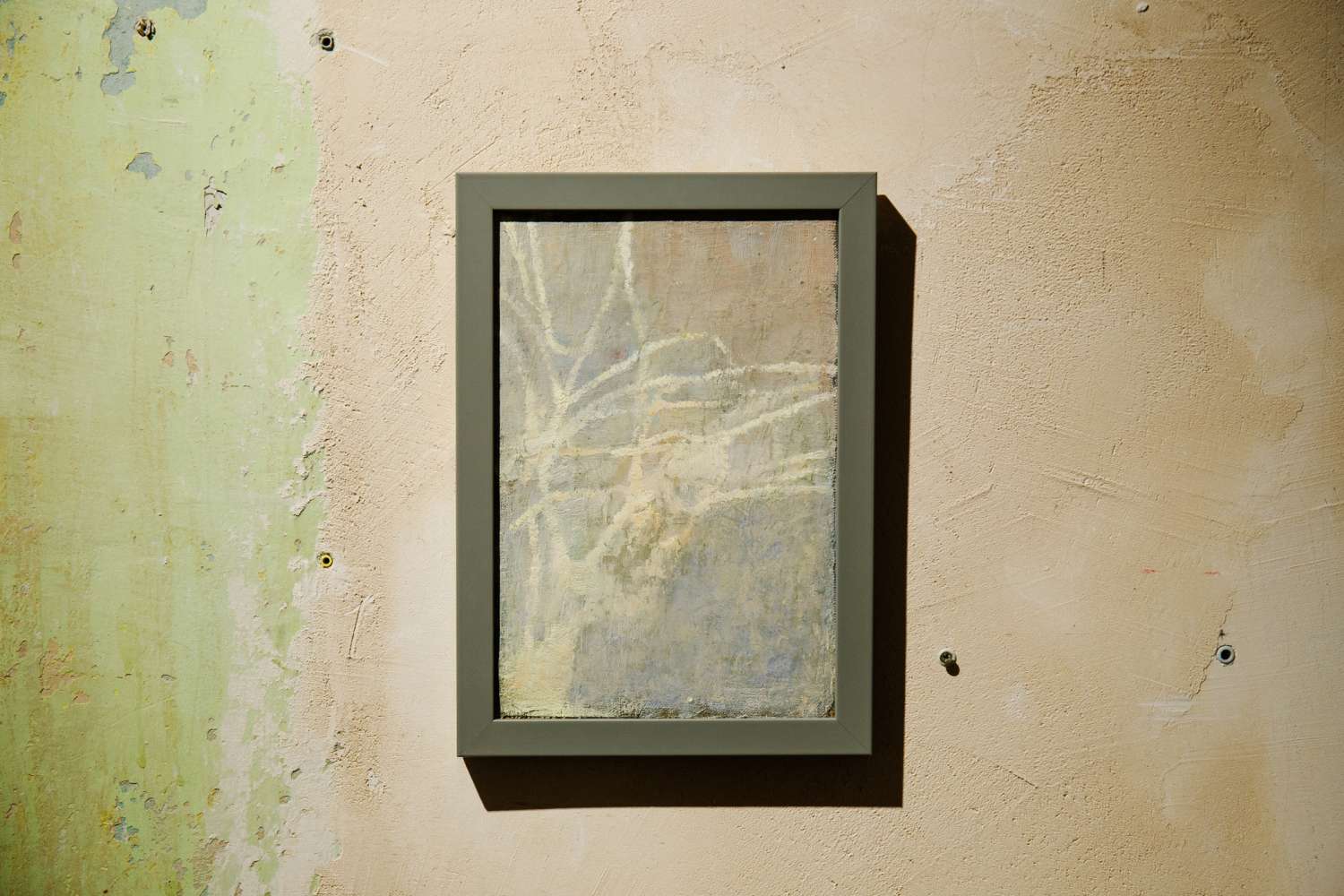 THE EMPTY SPACES OF DOORS AND WINDOWS ALLOW THE ROOM TO BE INHABITED. Photo 13