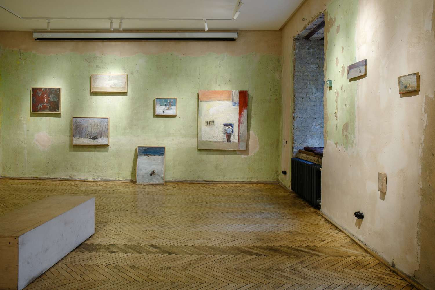 THERE ARE OTHER PEOPLE LIVING HERE. Photo 1