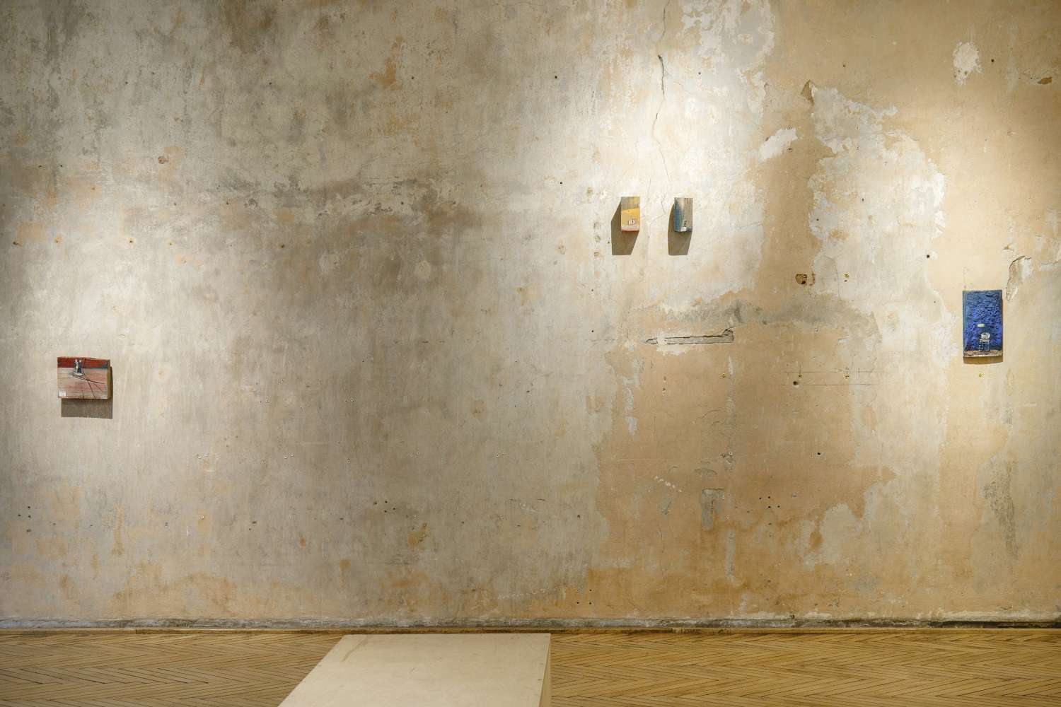 THERE ARE OTHER PEOPLE LIVING HERE. Photo 5