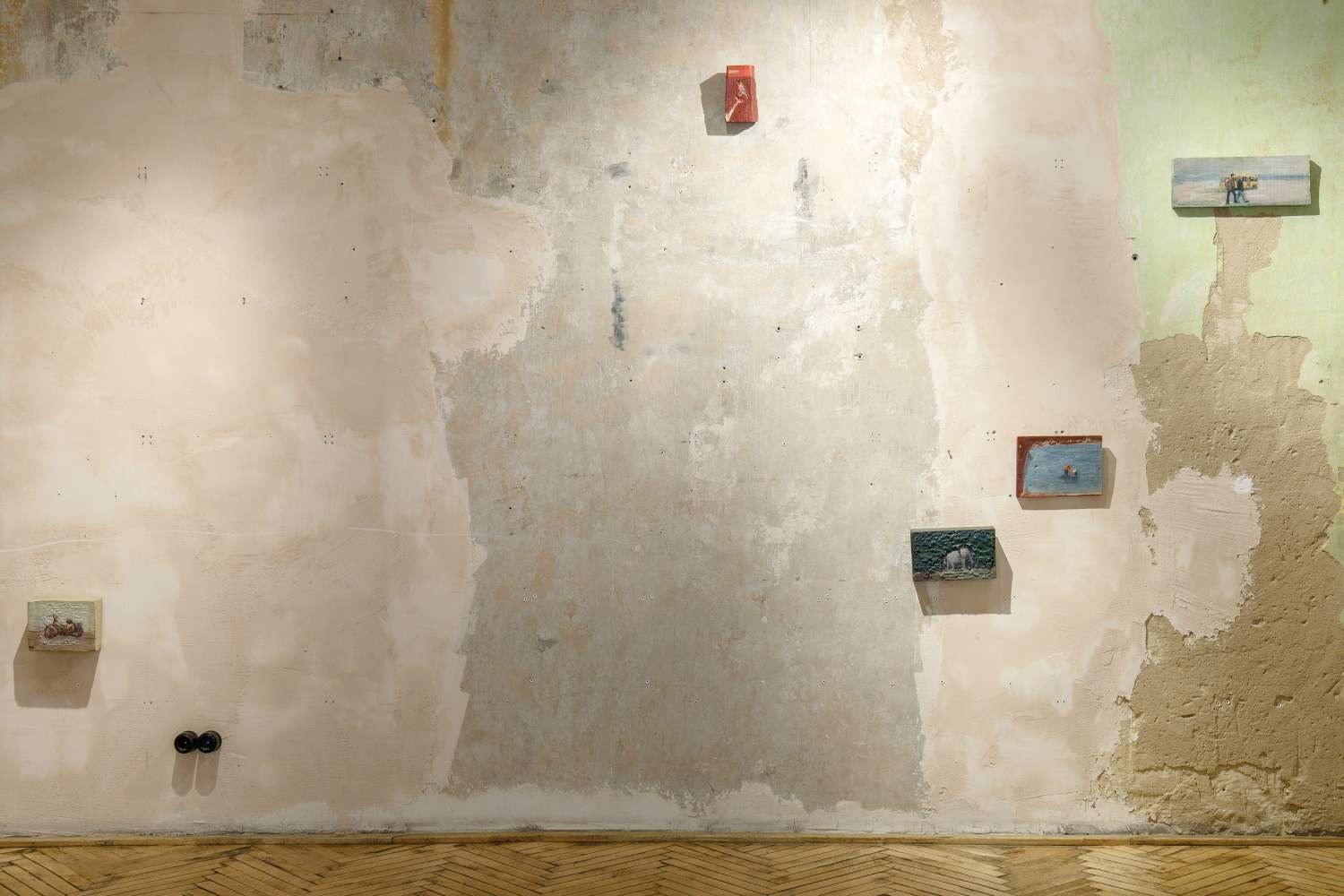 THERE ARE OTHER PEOPLE LIVING HERE. Photo 7