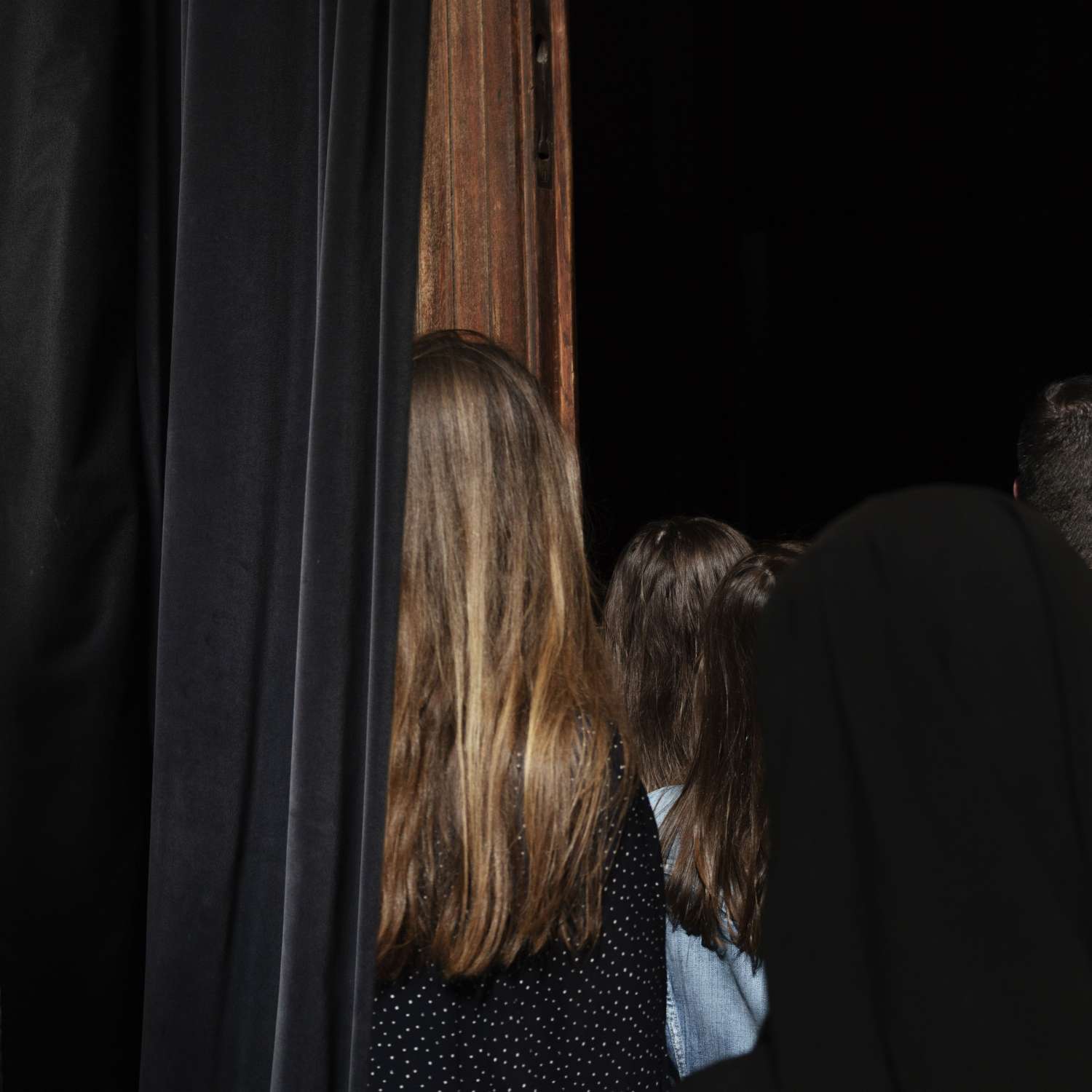 , POP-UP SHOW BY ELENA SUBACH + VIKTORIIA VITRENKO’S VINYL ALBUM PRESENTATION